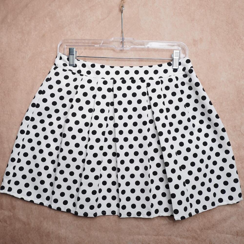 Forever 21 Polka Dot Pleated Skirt Size M